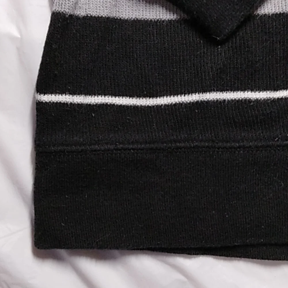 Old Navy Boy's Sweater. Size Small. Stripes.
